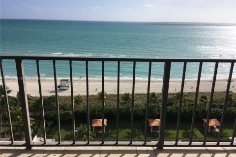 Condo in Miami Beach, Florida, 2 bedrooms  № 2003398