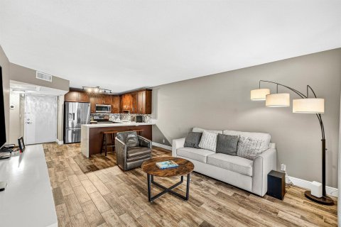 Condominio en venta en Pompano Beach, Florida, 1 dormitorio, 69.68 m2 № 2146757 - foto 12