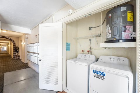 Condominio en venta en Pompano Beach, Florida, 1 dormitorio, 69.68 m2 № 2146757 - foto 18