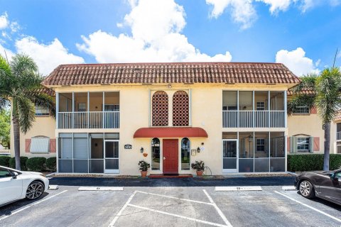 Condominio en Pompano Beach, Florida, 1 dormitorio  № 2146757