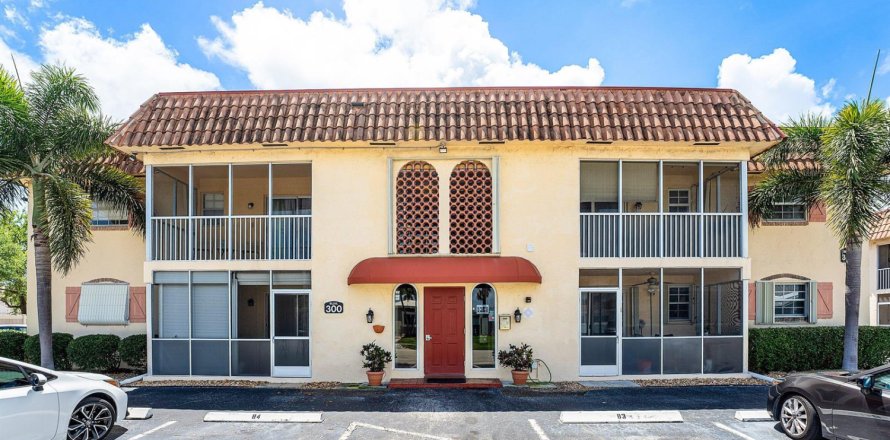 Condominio en Pompano Beach, Florida, 1 dormitorio  № 2146757