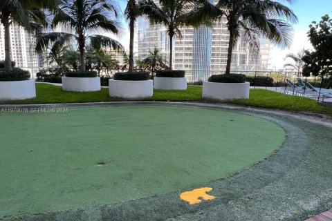 Condo in Miami, Florida, 2 bedrooms  № 2044737 - photo 19