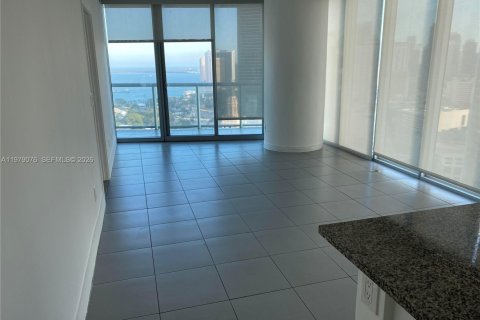 Condo in Miami, Florida, 2 bedrooms  № 2044737 - photo 11