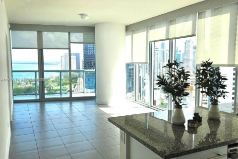 Condo in Miami, Florida, 2 bedrooms  № 2044737 - photo 5