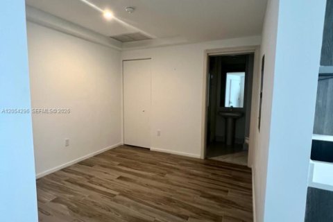 Снять в аренду кондоминиум в Майами, Флорида 1 спальня, 77.85м2, № 2150429 - фото 8