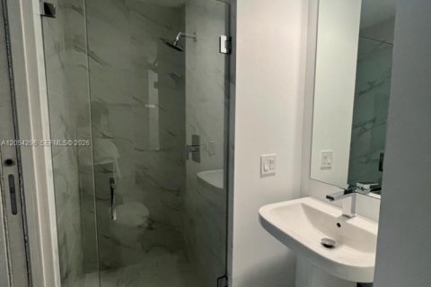 Снять в аренду кондоминиум в Майами, Флорида 1 спальня, 77.85м2, № 2150429 - фото 15