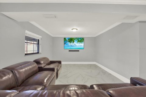 House in Palm Harbor, Florida 5 bedrooms, 270.9 sq.m. № 1735311 - photo 18