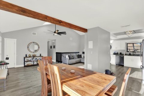 House in Palm Harbor, Florida 5 bedrooms, 270.9 sq.m. № 1735311 - photo 10