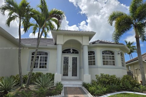 Villa ou maison à vendre à Fort Myers, Floride: 3 chambres № 2063534 - photo 4