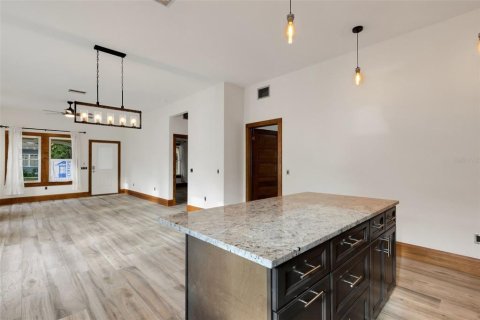 Купить виллу или дом в Лейкленд, Флорида 8 комнат, 147.9м2, № 2199221 - фото 19
