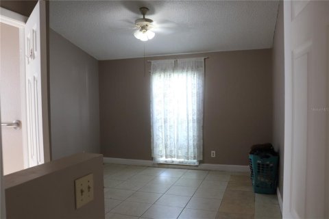 House in Tampa, Florida 3 bedrooms, 108.14 sq.m. № 2408860 - photo 5
