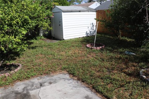 House in Tampa, Florida 3 bedrooms, 108.14 sq.m. № 2408860 - photo 16