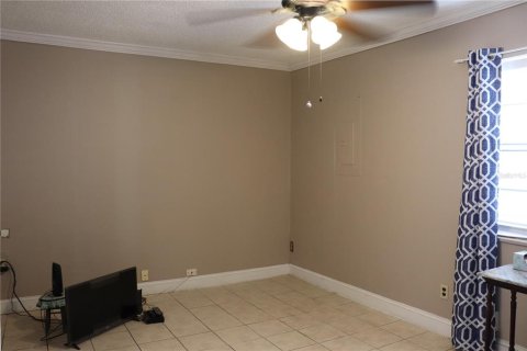 House in Tampa, Florida 3 bedrooms, 108.14 sq.m. № 2408860 - photo 3