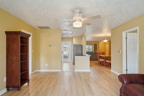 Condo in Sun City Center, Florida, 2 bedrooms  № 1521927 - photo 30