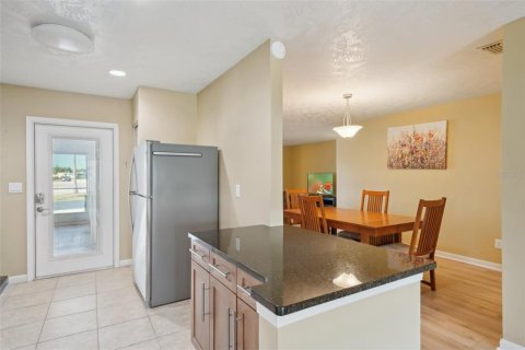 Condo in Sun City Center, Florida, 2 bedrooms  № 1521927 - photo 18