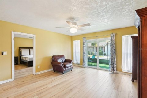 Condo in Sun City Center, Florida, 2 bedrooms  № 1521927 - photo 27