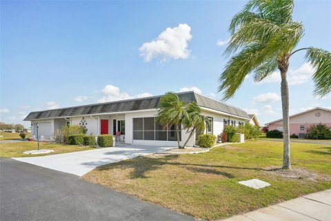 Condo in Sun City Center, Florida, 2 bedrooms  № 1521927 - photo 1