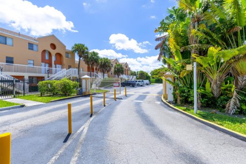 Copropriété à louer à Fort Lauderdale, Floride: 1 chambre, 65.22 m2 № 2169017 - photo 6