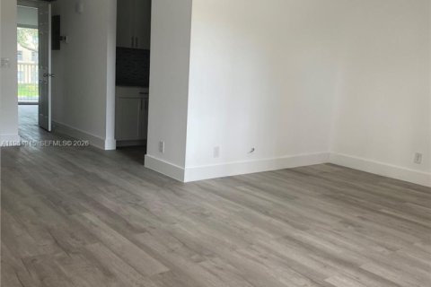Condominio en Pembroke Pines, Florida, 1 dormitorio  № 2026336