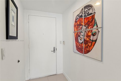 Купить кондоминиум в Майами, Флорида 1 спальня, 96.15м2, № 2089818 - фото 23