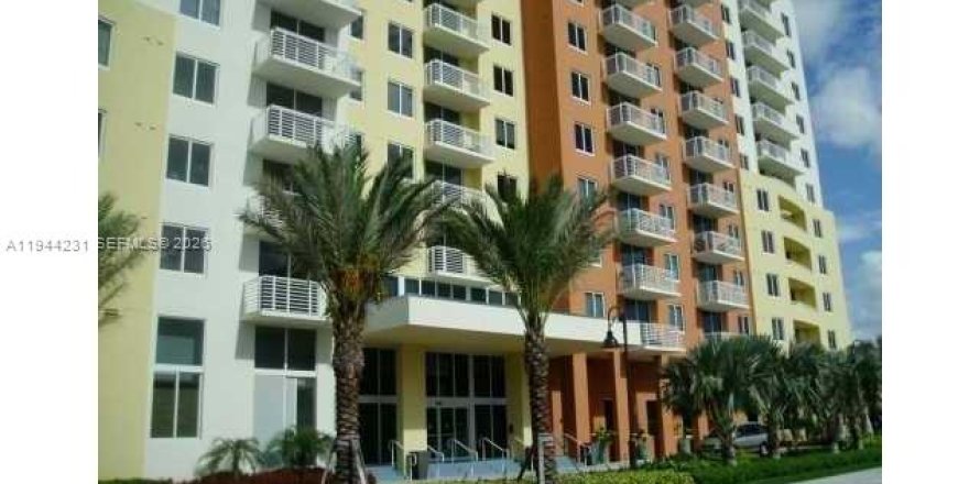 Кондоминиум с 1 спальней в Авентура, Флорида № 2000671