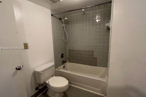 Copropriété à vendre à Oakland Park, Floride: 1 chambre, 80.08 m2 № 1977492 - photo 11