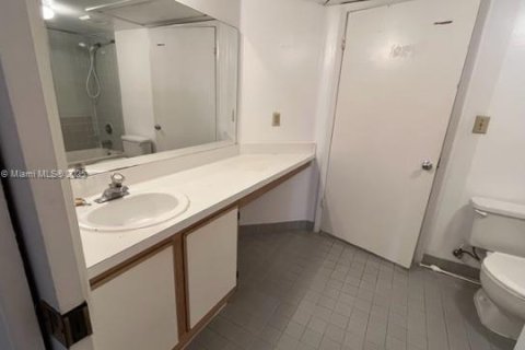 Copropriété à vendre à Oakland Park, Floride: 1 chambre, 80.08 m2 № 1977492 - photo 8