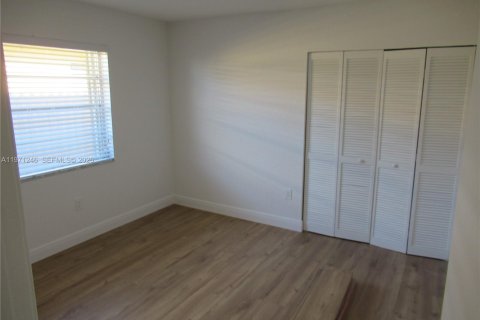 Villa ou maison à louer à Miami, Floride: 2 chambres, 203.46 m2 № 2032115 - photo 7