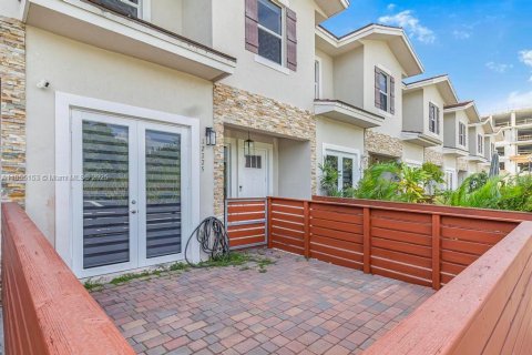 Adosado en venta en Homestead, Florida, 3 dormitorios, 156.63 m2 № 2017650 - foto 2
