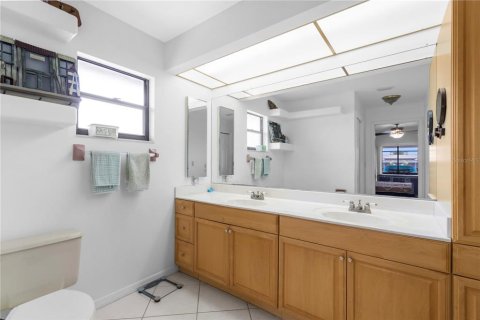Casa en venta en North Fort Myers, Florida, 3 dormitorios, 175.68 m2 № 1765762 - foto 26