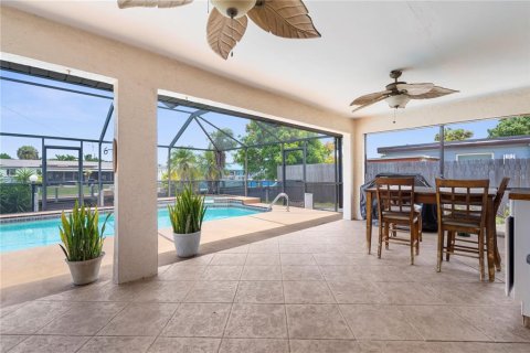 Casa en venta en North Fort Myers, Florida, 3 dormitorios, 175.68 m2 № 1765762 - foto 7