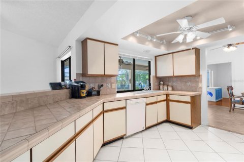 Casa en venta en North Fort Myers, Florida, 3 dormitorios, 175.68 m2 № 1765762 - foto 16
