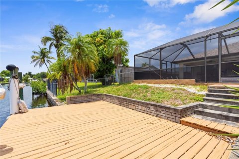 Casa en venta en North Fort Myers, Florida, 3 dormitorios, 175.68 m2 № 1765762 - foto 5