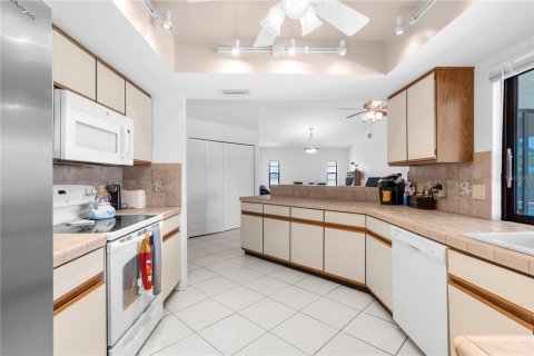Casa en venta en North Fort Myers, Florida, 3 dormitorios, 175.68 m2 № 1765762 - foto 15