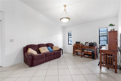 Casa en venta en North Fort Myers, Florida, 3 dormitorios, 175.68 m2 № 1765762 - foto 19