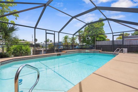 Casa en venta en North Fort Myers, Florida, 3 dormitorios, 175.68 m2 № 1765762 - foto 8