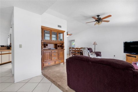 Casa en venta en North Fort Myers, Florida, 3 dormitorios, 175.68 m2 № 1765762 - foto 23