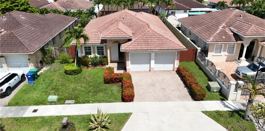 Villa ou maison à Miami, Floride 4 chambres, 172.89 m2 № 2073892