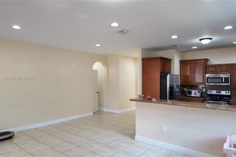 Villa ou maison à vendre à Miami, Floride: 4 chambres, 172.89 m2 № 2073892 - photo 7