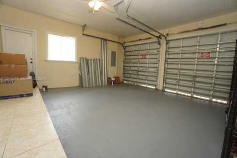 Villa ou maison à vendre à Miami, Floride: 4 chambres, 172.89 m2 № 2073892 - photo 22