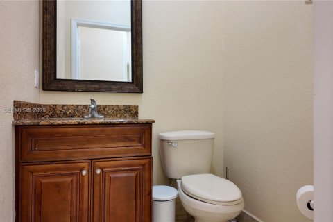 Villa ou maison à vendre à Miami, Floride: 4 chambres, 172.89 m2 № 2073892 - photo 18