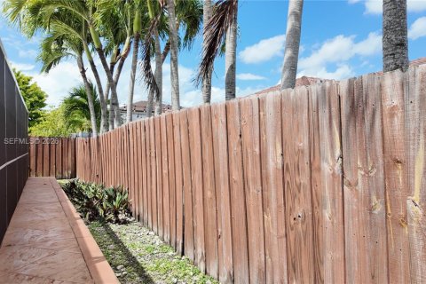 Villa ou maison à vendre à Miami, Floride: 4 chambres, 172.89 m2 № 2073892 - photo 26