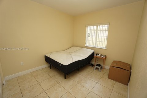 Villa ou maison à vendre à Miami, Floride: 4 chambres, 172.89 m2 № 2073892 - photo 12