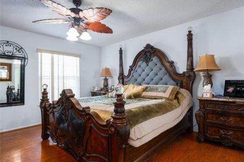 House in Orlando, Florida 4 bedrooms, 170.66 sq.m. № 1827302 - photo 7