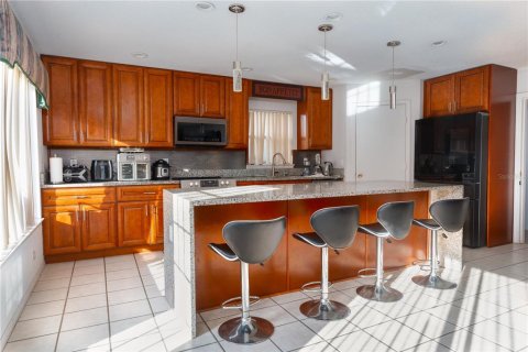 House in Orlando, Florida 4 bedrooms, 170.66 sq.m. № 1827302 - photo 5