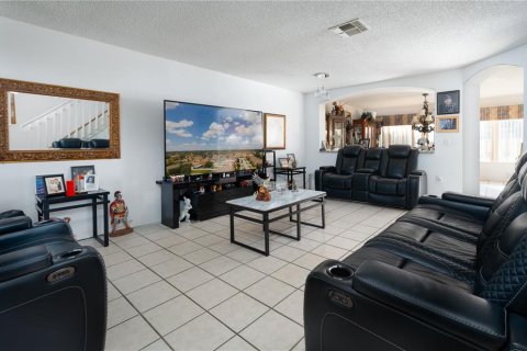 House in Orlando, Florida 4 bedrooms, 170.66 sq.m. № 1827302 - photo 3