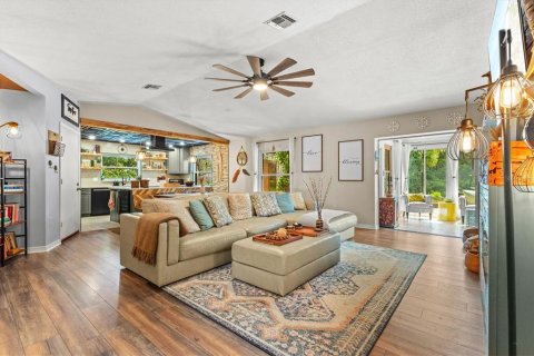 House in Sarasota, Florida 3 bedrooms, 157.93 sq.m. № 2430500 - photo 13