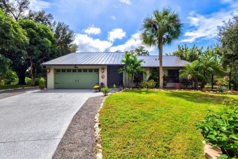 House in Sarasota, Florida 3 bedrooms, 157.93 sq.m. № 2430500 - photo 6