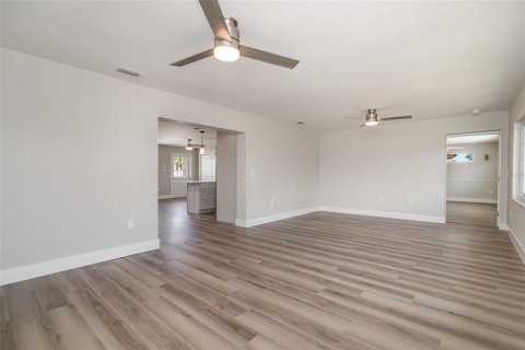 Casa en venta en Port Charlotte, Florida, 3 dormitorios, 155.24 m2 № 1775383 - foto 13