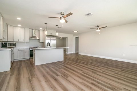 Casa en venta en Port Charlotte, Florida, 3 dormitorios, 155.24 m2 № 1775383 - foto 7